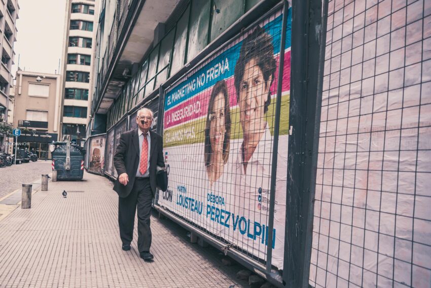 Ordinul lui Trump: Interzicerea politicilor anti-rasism în companiile care lucrează cu administrația