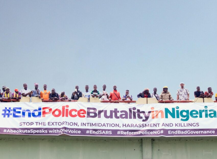 Sancțiuni pentru Parlamentarii Români care au Făcut Scandal