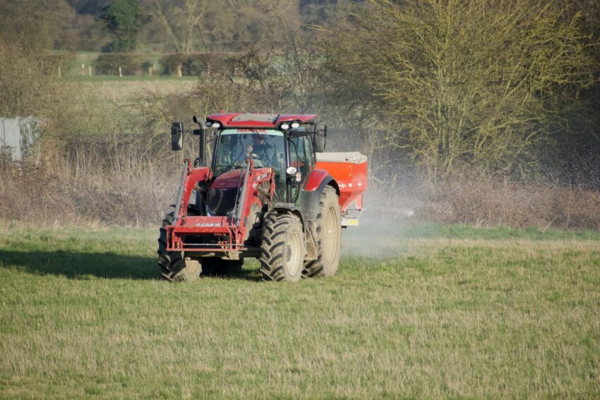 Motorina fara acciza pentru fermieri, blocata in Guvernul Roman