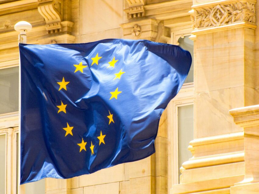 România poate accesa fonduri PNRR în ciuda crizei politice