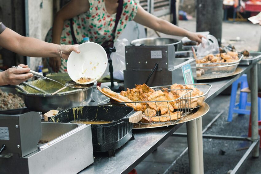 Sărbătoarea Paștelui Ortodox, Tradiții și Obiceiuri Românești