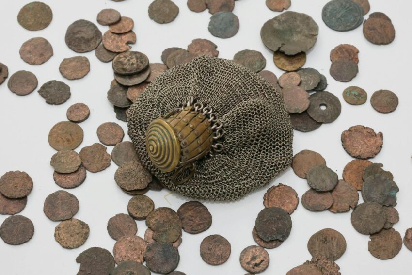 Vesta de salvare a supraviețuitoarei Titanicului, scoasă la licitație