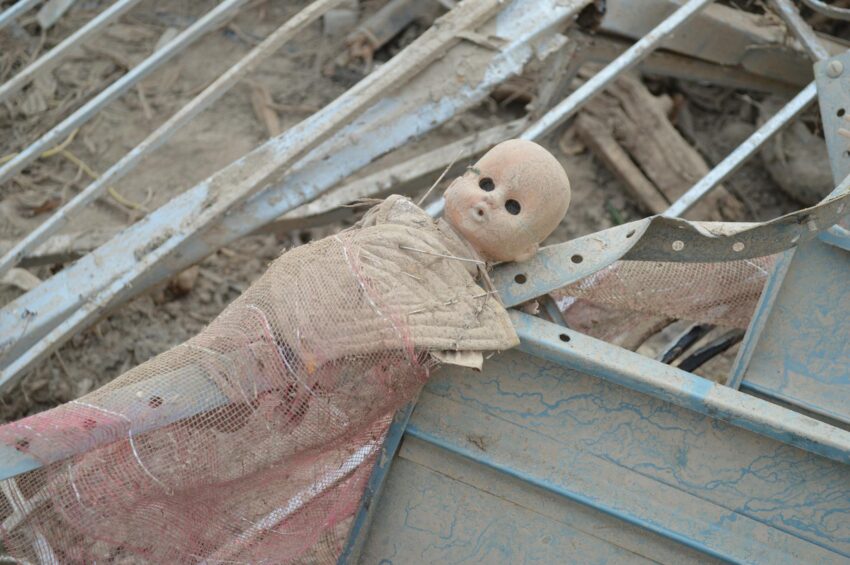 Cuplul arestat pentru abandonarea celor doi copii francezi
