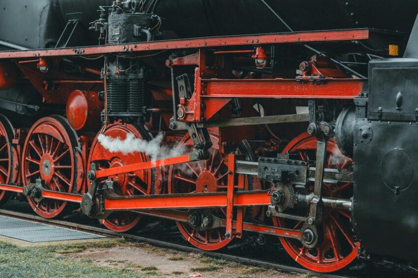 Incendiu la locomotiva trenului Râmnicu Vâlcea-Sibiu, evacuarea pasagerilor