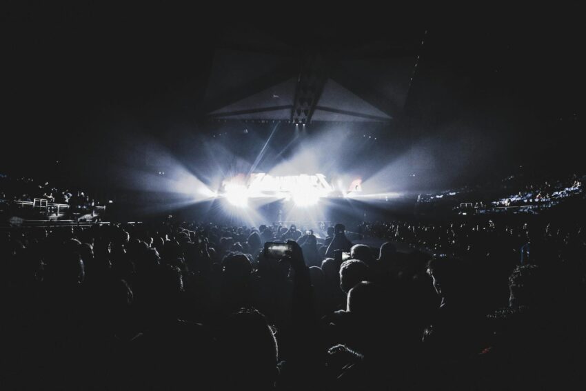 Incidentul violent din Centrul Vechi al Bucureștiului la concertul lui Max Korzh