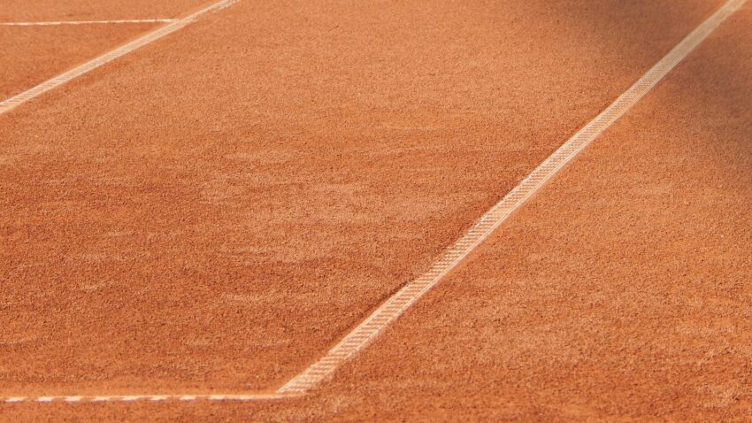 Jannik Sinner eliminat de la Roland Garros în mod surprinzător