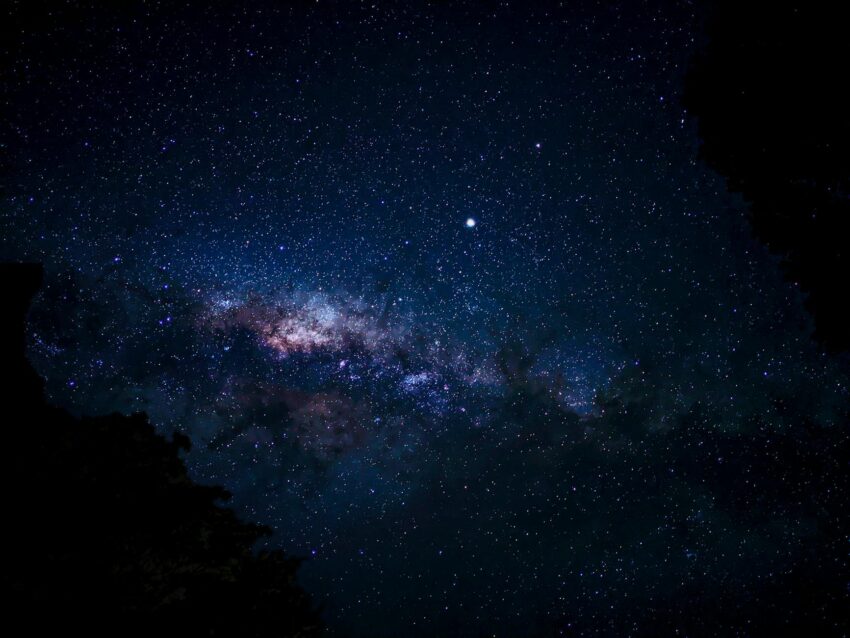 Luna Albastră din 31 mai 2026: Schimbări pentru toate zodiile