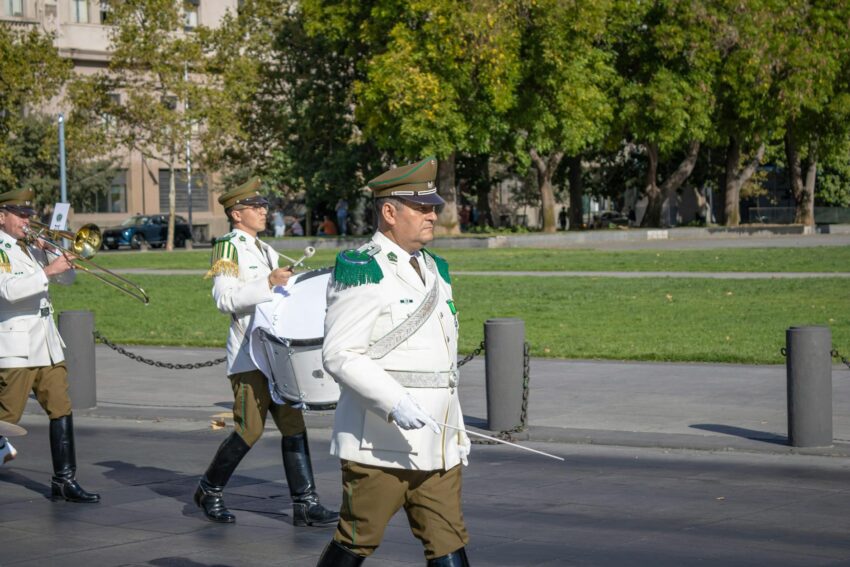 Negocierile pentru Legea Salarizării: Militarii Cer Sporuri și Salarii Mai Bune