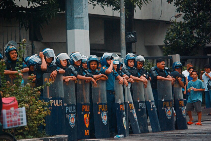 Poliția Turcă Intervine Violent la Sediul Partidului de Opoziție
