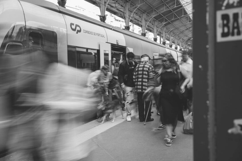 Tentativa de suicid la stația de metrou Păcii din București