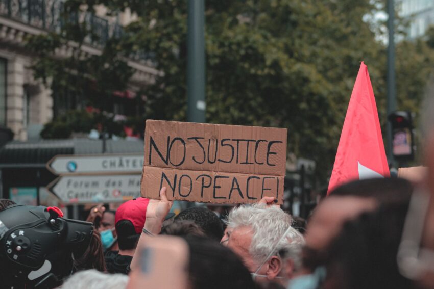 Acuzatii Grave La Adresa Președintelui: Discurs Fascist În Spațiul Public