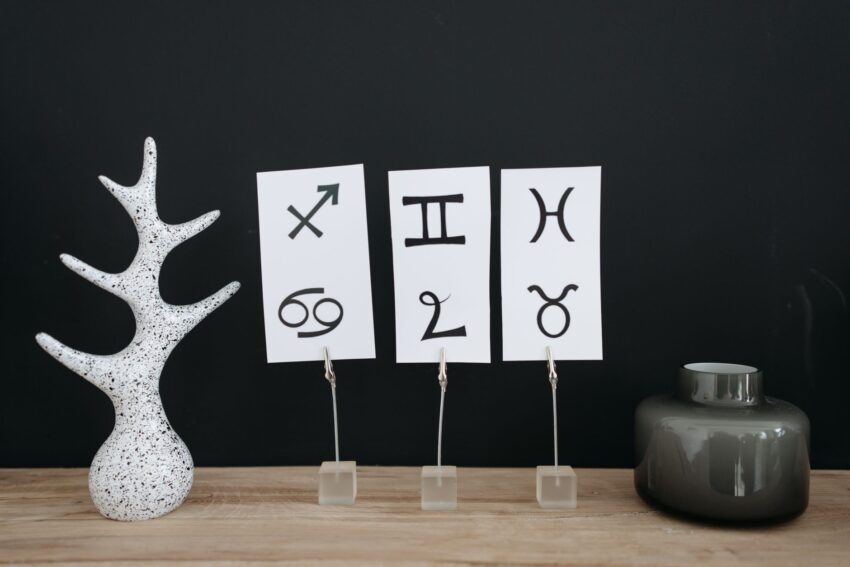 Cele 3 Semne Zodiacale Care Primesc Criticile Constructive cu Ușurință