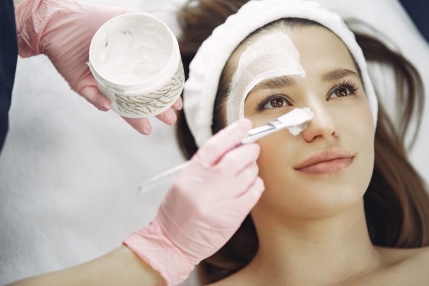Moartea subită a directorului Estée Lauder: botox și acid hialuronic