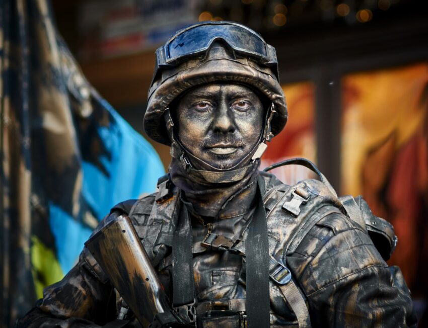 Revizuirea Prezenței Militare Americane în Europa și Critici pentru Alianții NATO