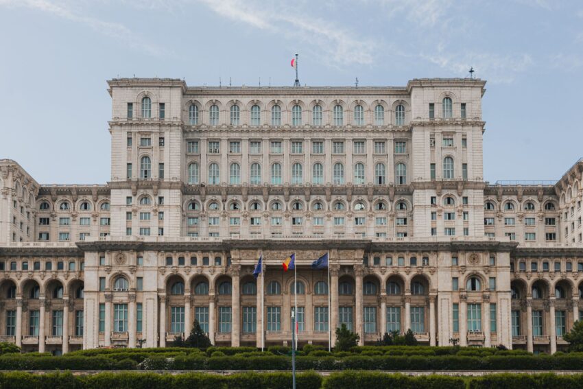 România conduce topul european al schimbărilor de Guvern