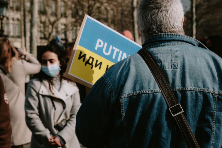 Vizita lui Andrew și Tristan Tate în Rusia: Controverse și critici