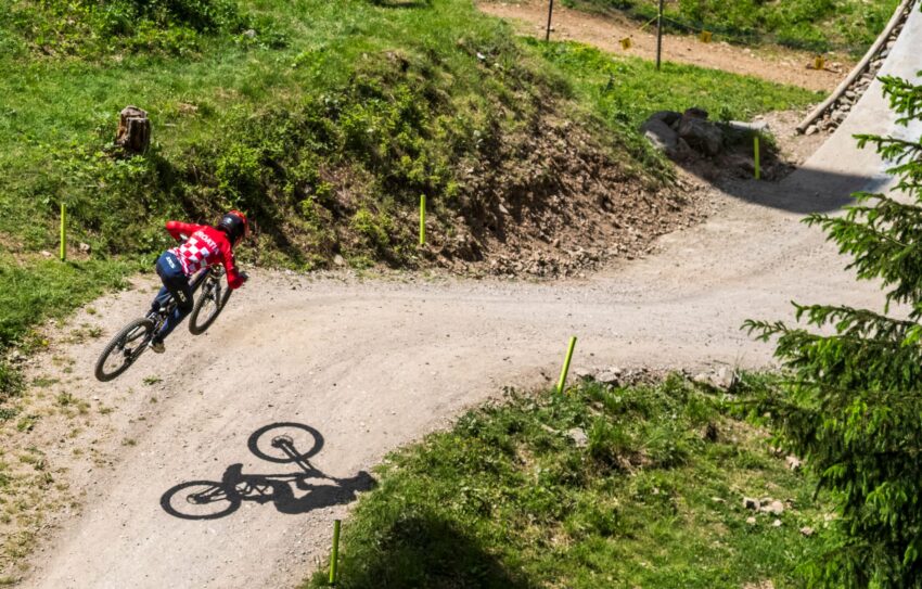 Bike Park-ul din Postăvarul se redeschide cu șase trasee de coborâre
