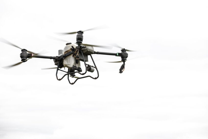 Ucraina Dezvoltă Arma Nouă: Roiuri de Drone FPV pentru Protejarea Scafandrilor Militari
