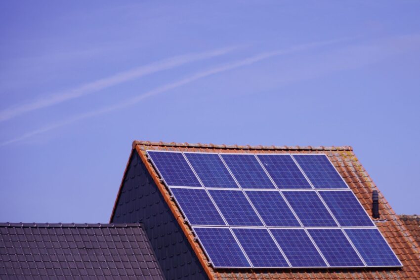 Casa Verde Fotovoltaice nu are sesiune în 2026: cei 400 de milioane au fost mutați la baterii
